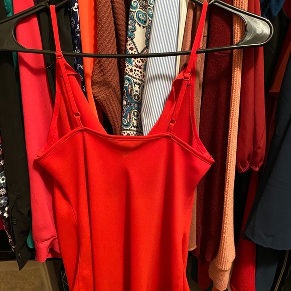 Red Express Top - Picture 2 of 2